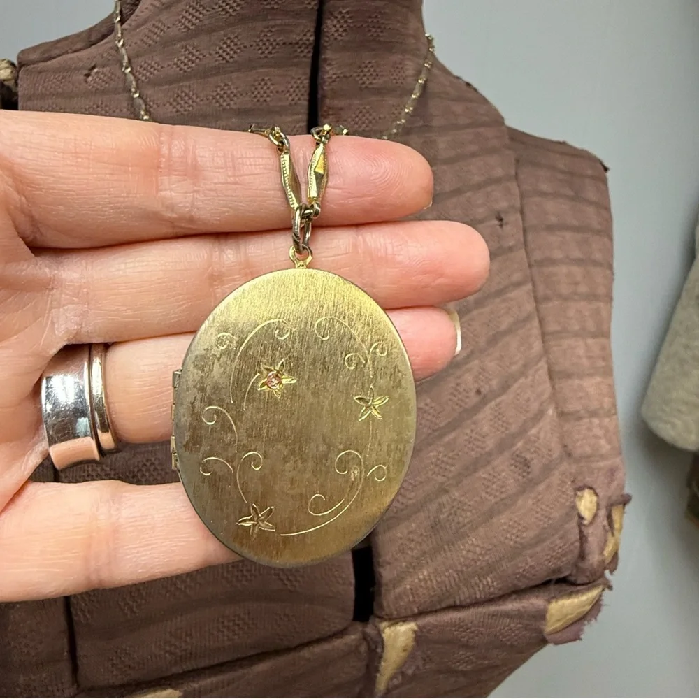 Vintage Gold Plated Etched Bar Link Necklace & Large Oval Locket - Picture 6 of 14